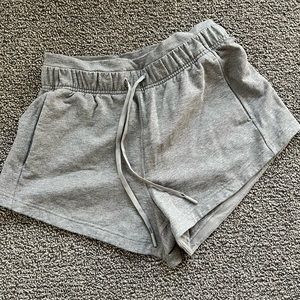 Lululemon Inner Glow short gray